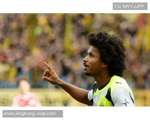 阿德耶米分享格斗训练视频引发状态热议球迷期待新赛季表现